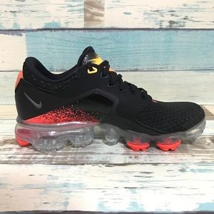 black vapormax youth